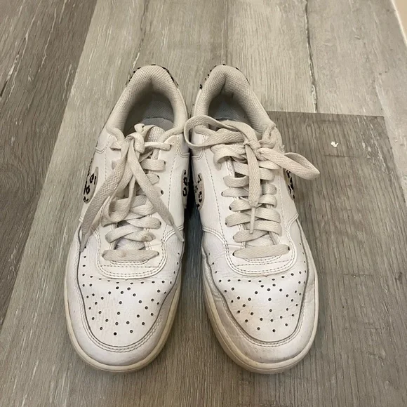 Nike Court Vision Low Women’s 7 White Sneakers with Cheetah Accent - Picture 4 of 6